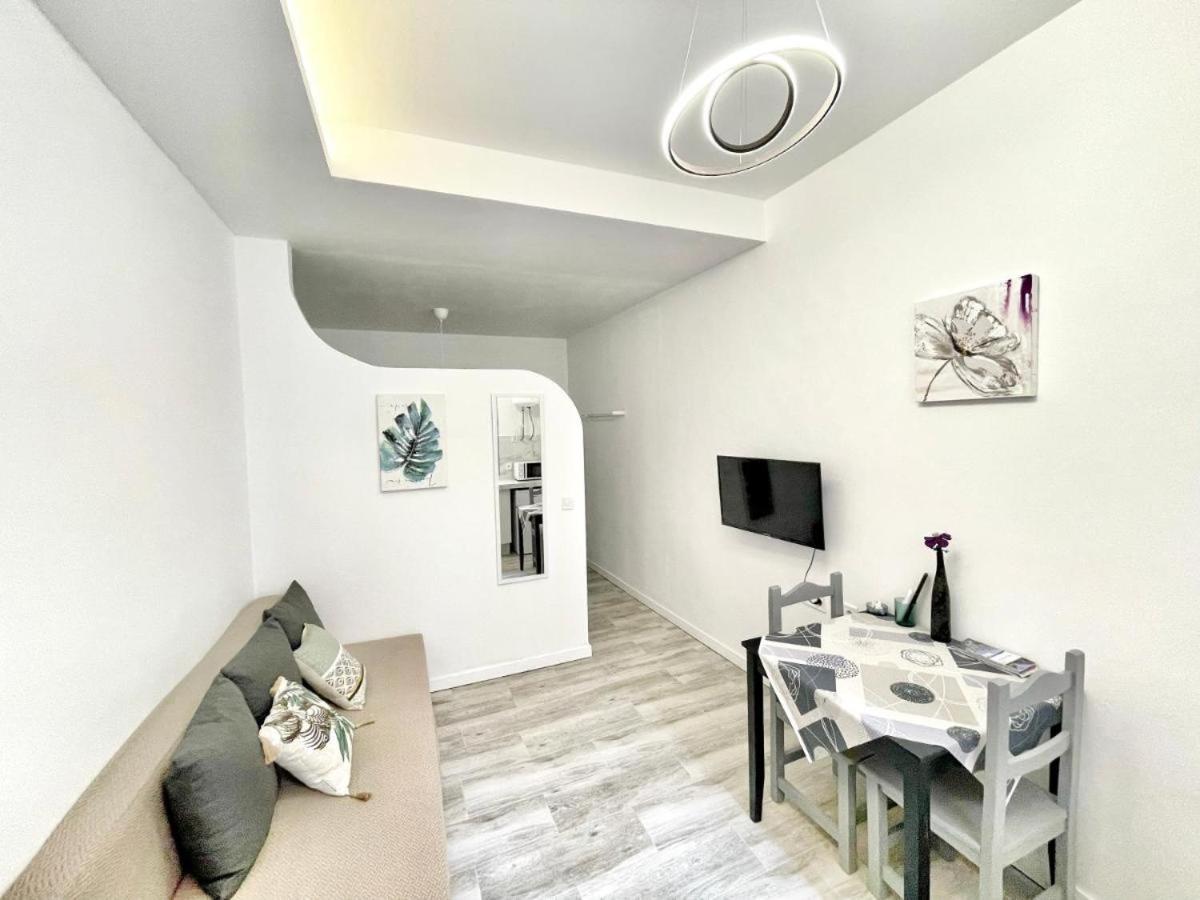 Sol Apartamentos Centro Historico مالقة المظهر الخارجي الصورة